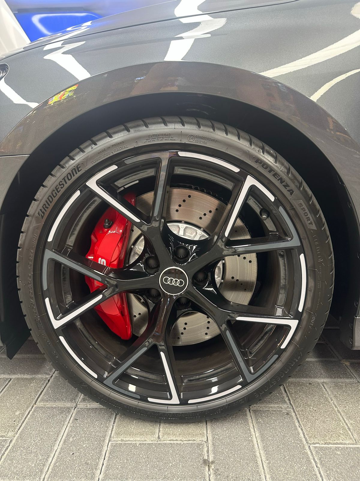 Luxury car available for rent in Dubai